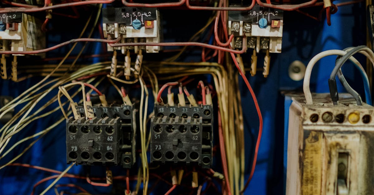 Essential Tools for Conducting Emergency Electrical Repairs in Industry