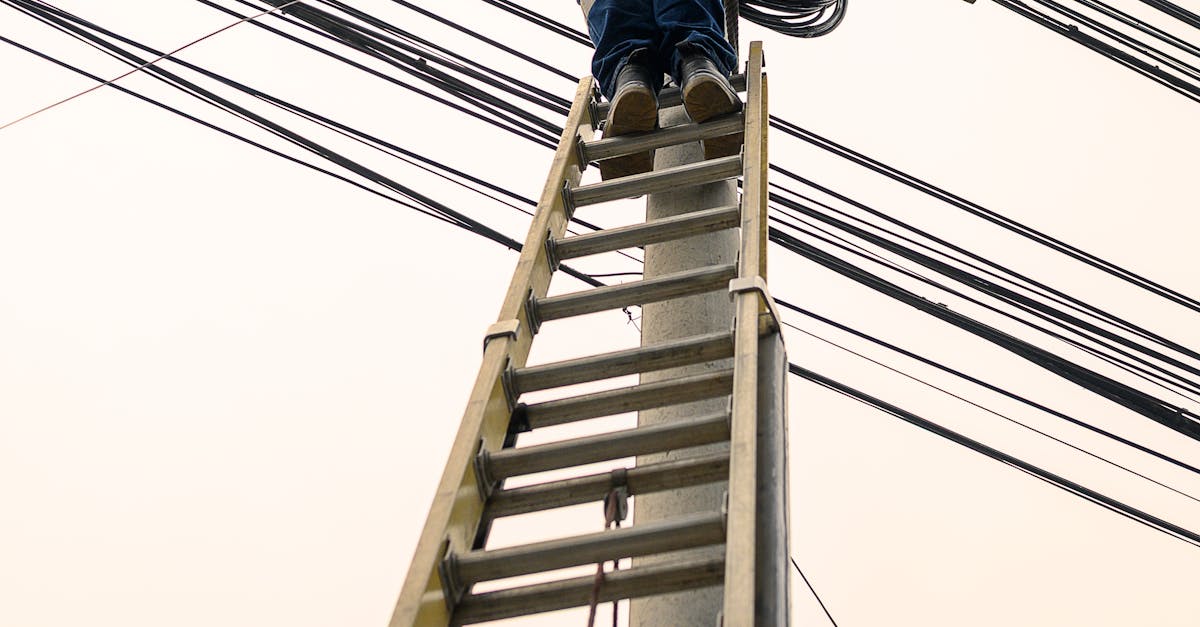 Safety Practices During Emergency Electrical Repairs in High-Risk Industries